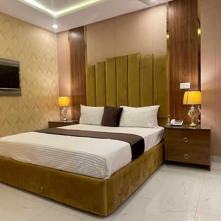 Hotel Croydon International Равалпинди Екстериор снимка