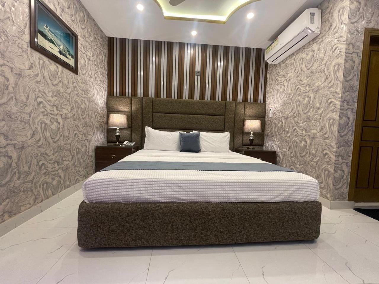 Hotel Croydon International Равалпинди Екстериор снимка