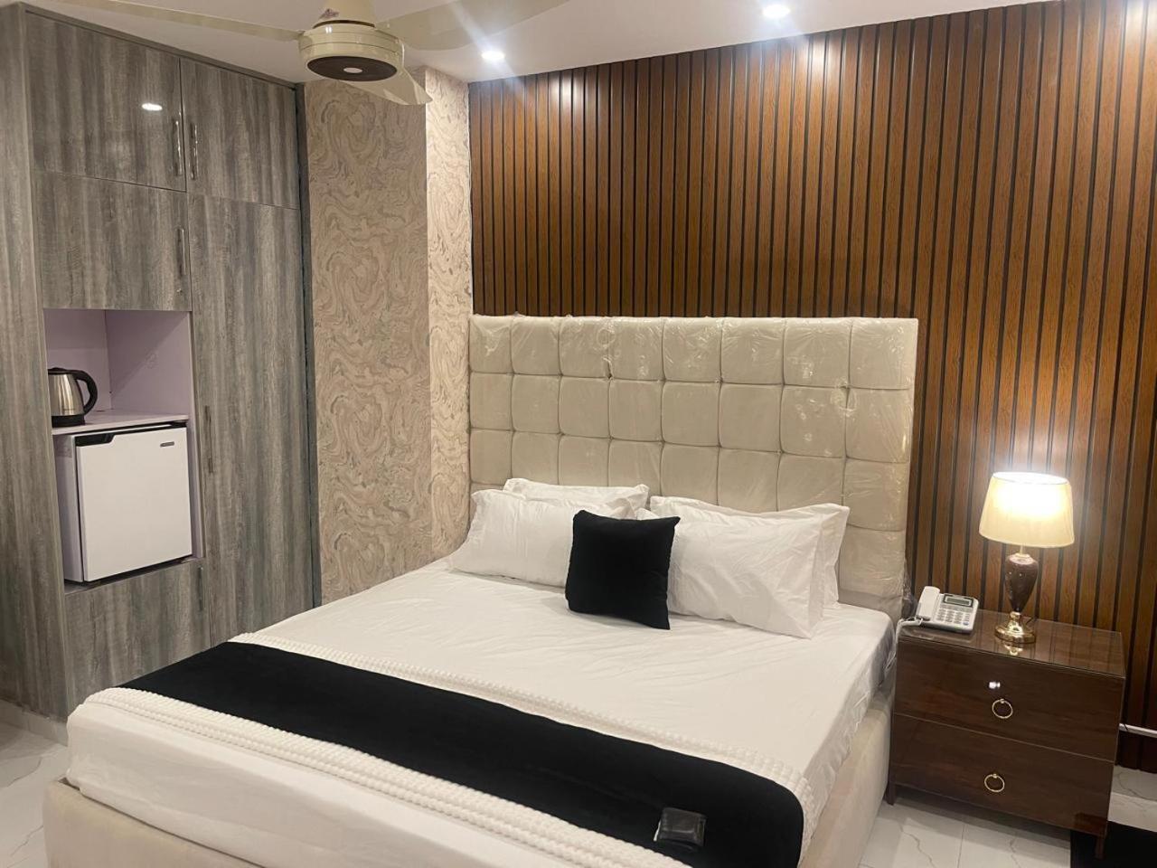 Hotel Croydon International Равалпинди Екстериор снимка