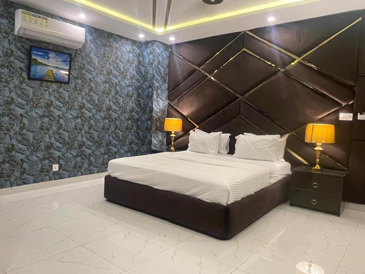 Hotel Croydon International Равалпинди Екстериор снимка