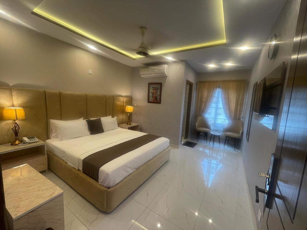 Hotel Croydon International Равалпинди Екстериор снимка