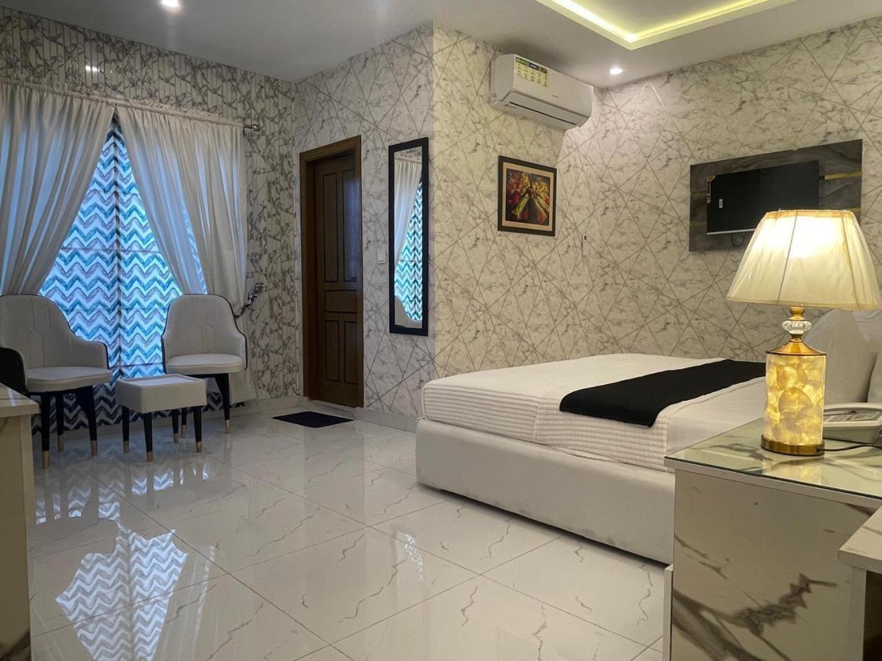 Hotel Croydon International Равалпинди Екстериор снимка