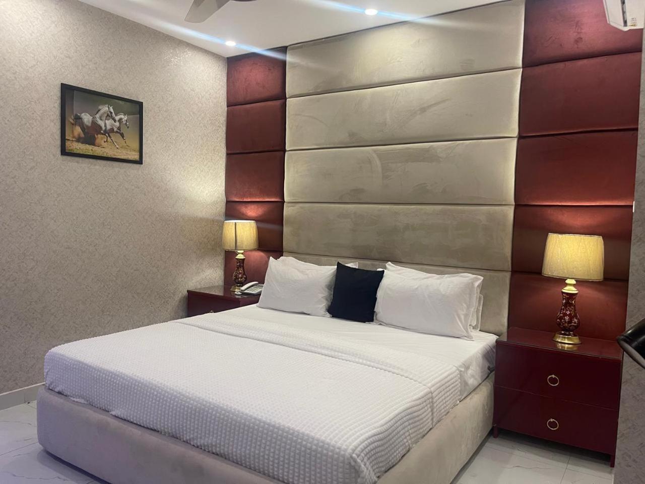 Hotel Croydon International Равалпинди Екстериор снимка